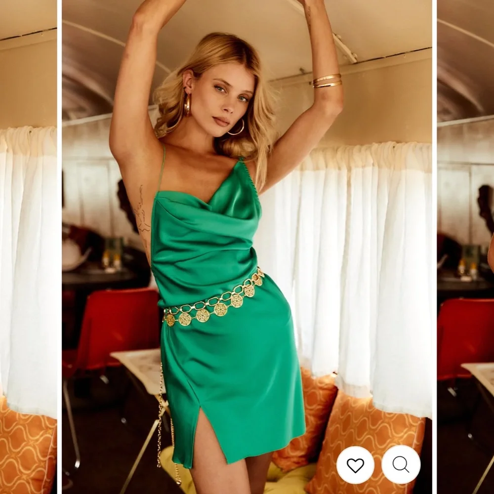 Satin backless mini dress — emerald
